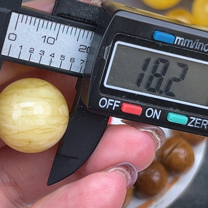 琥珀裸石未镶嵌微瑕1125