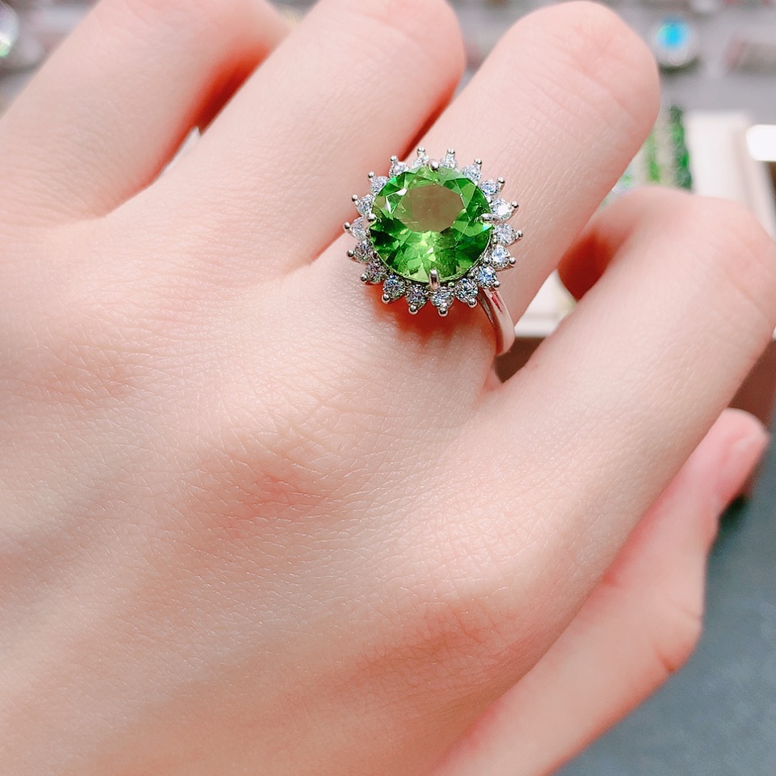 橄榄石戒指银S925镶嵌