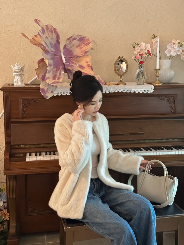 斐斐 原创芬兰进口短二圆领整貂丹麦进口紫标级休闲短款