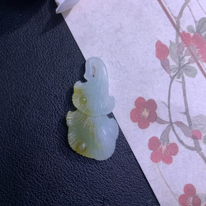飘黄翡银杏叶 可做吊坠 胸针 天然缅a翡翠