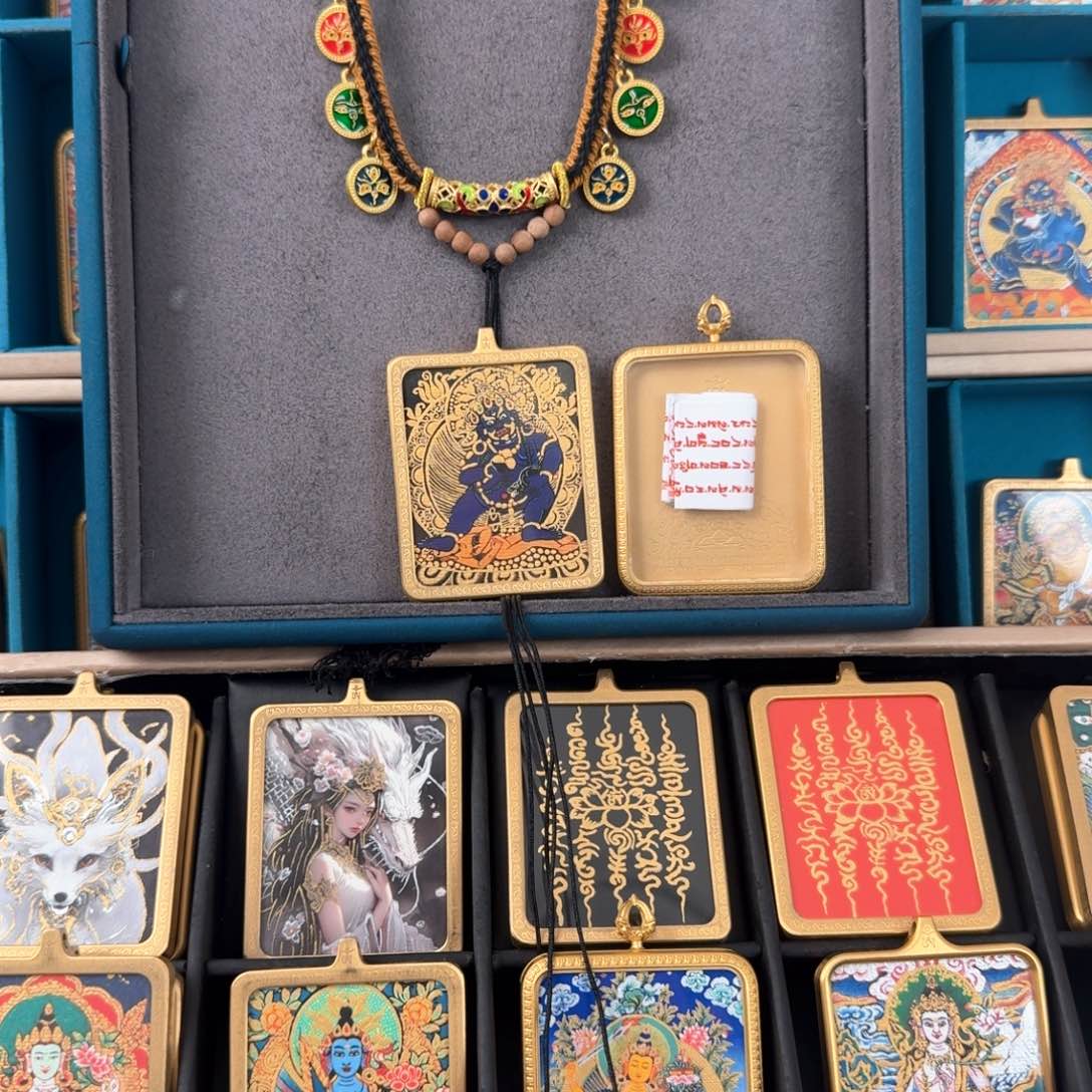 吊坠❤️‍****黑老爷十路唐卡黄铜