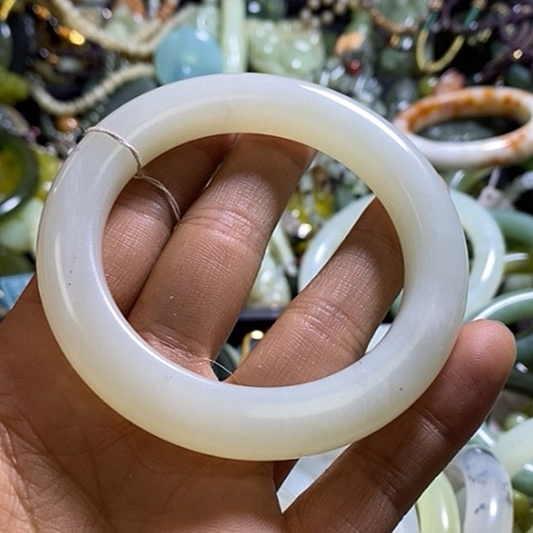 岫玉手镯未镶嵌55口径