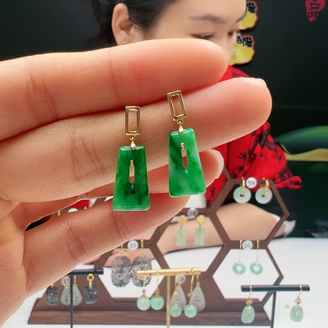 翡翠耳饰18K金镶嵌天然翡翠耳饰18k金镶嵌