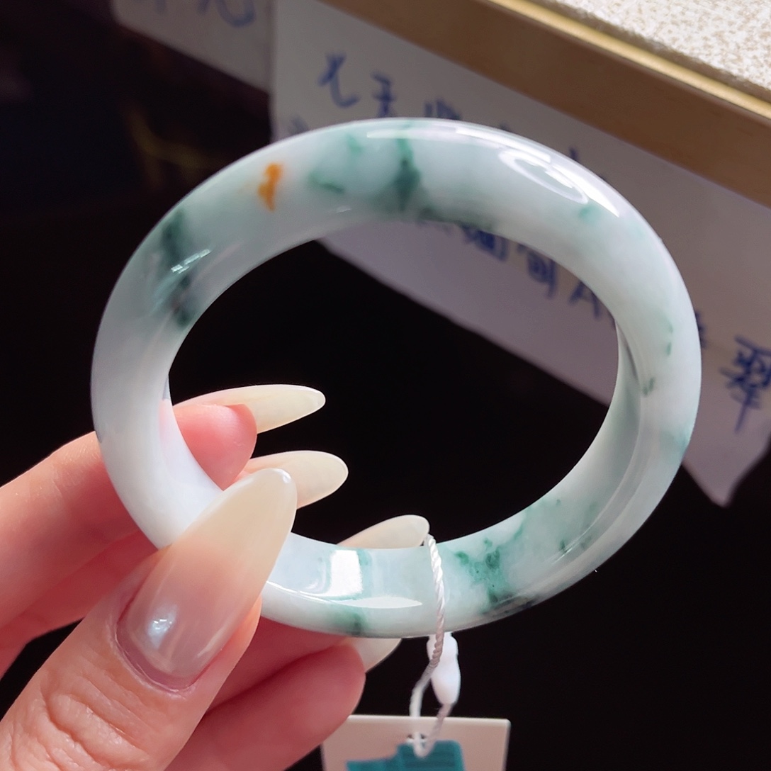 未镶嵌手镯翡翠手镯