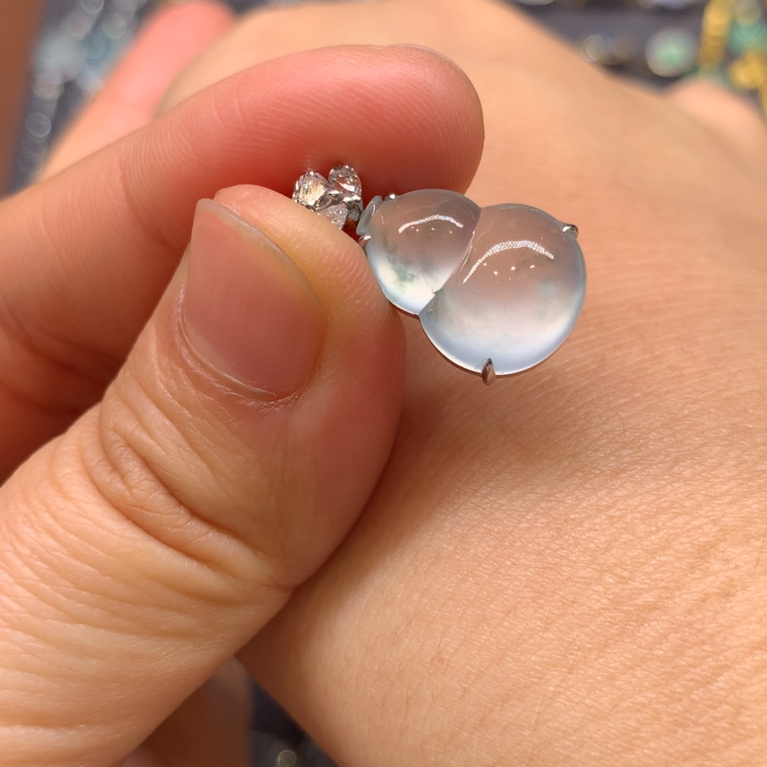 翡翠颈饰未镶嵌吊坠