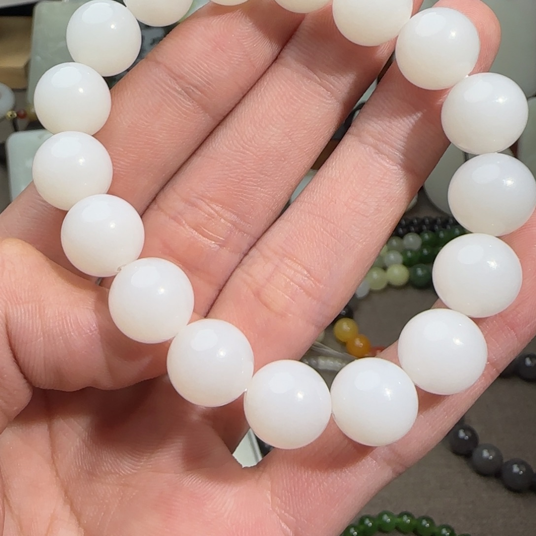 和田玉手链未镶嵌故****）