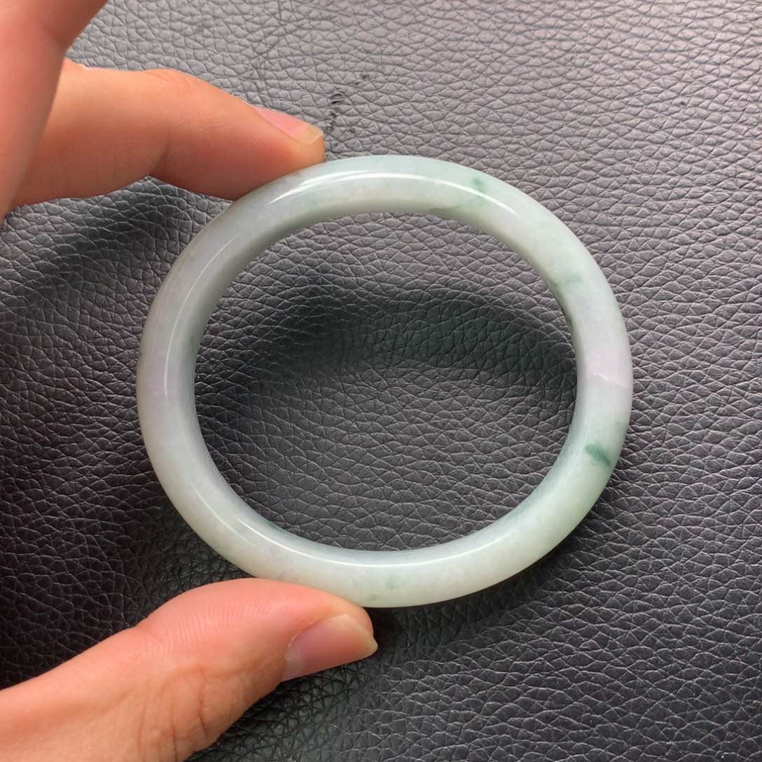 翡翠手镯未镶嵌纯天然