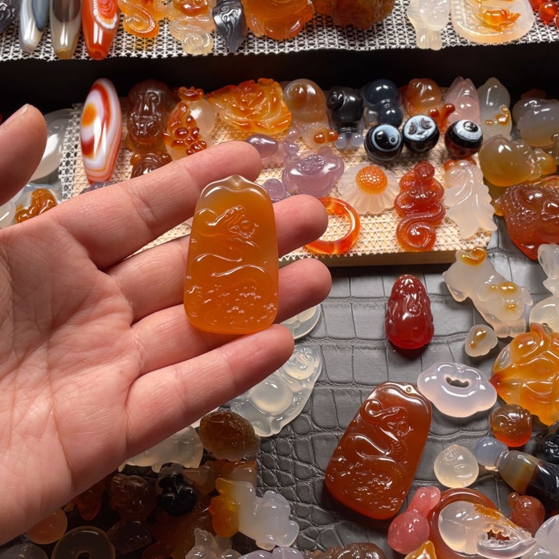 玛瑙/玉髓颈饰未镶嵌放*