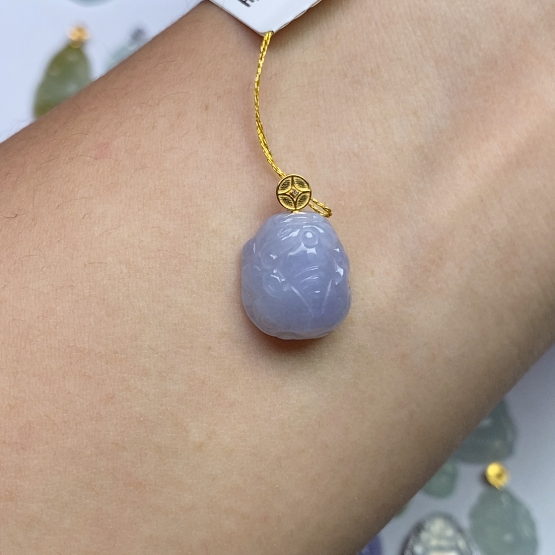 翡翠18K金镶嵌颈饰貔貅