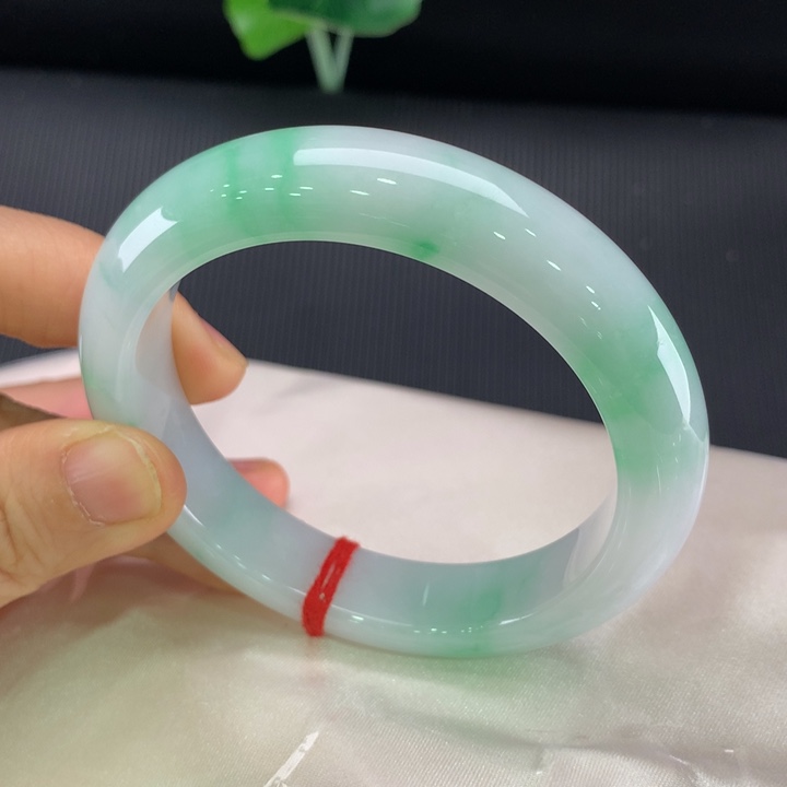 翡翠未镶嵌手镯正圈57