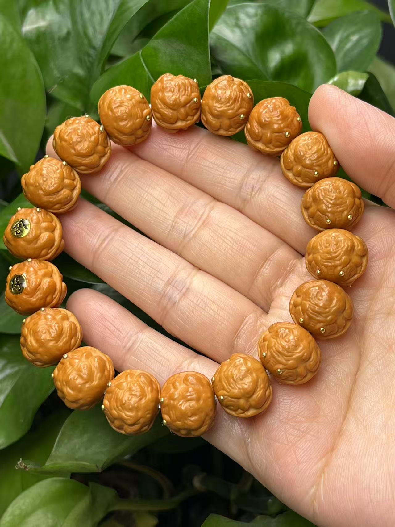 猴头雕刻镶嵌金蟾文玩手串