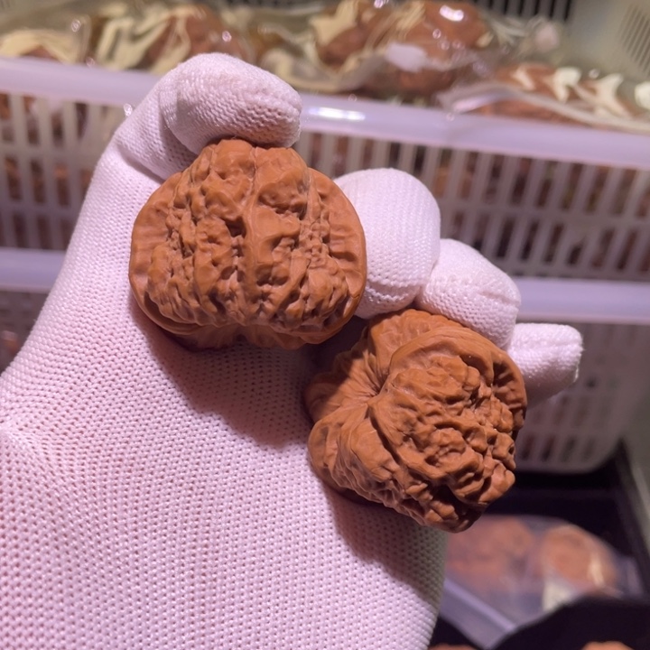 文玩核桃把件蛤蟆头 13