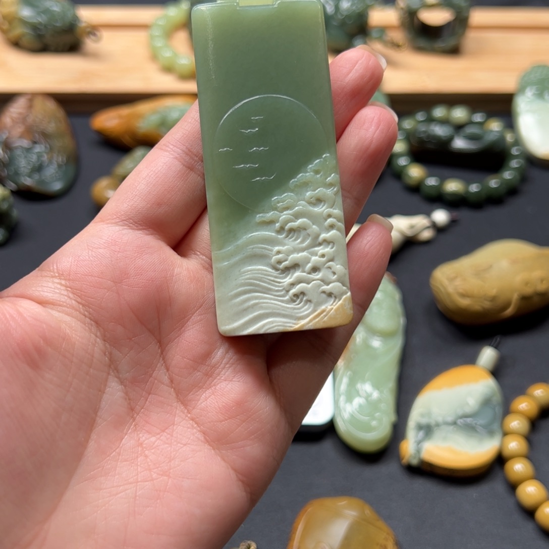 岁***️岫岩河磨玉（透闪石质玉）未镶嵌颈饰