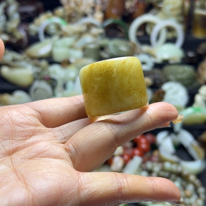 岫岩河磨玉（透闪石质玉）未镶嵌颈饰