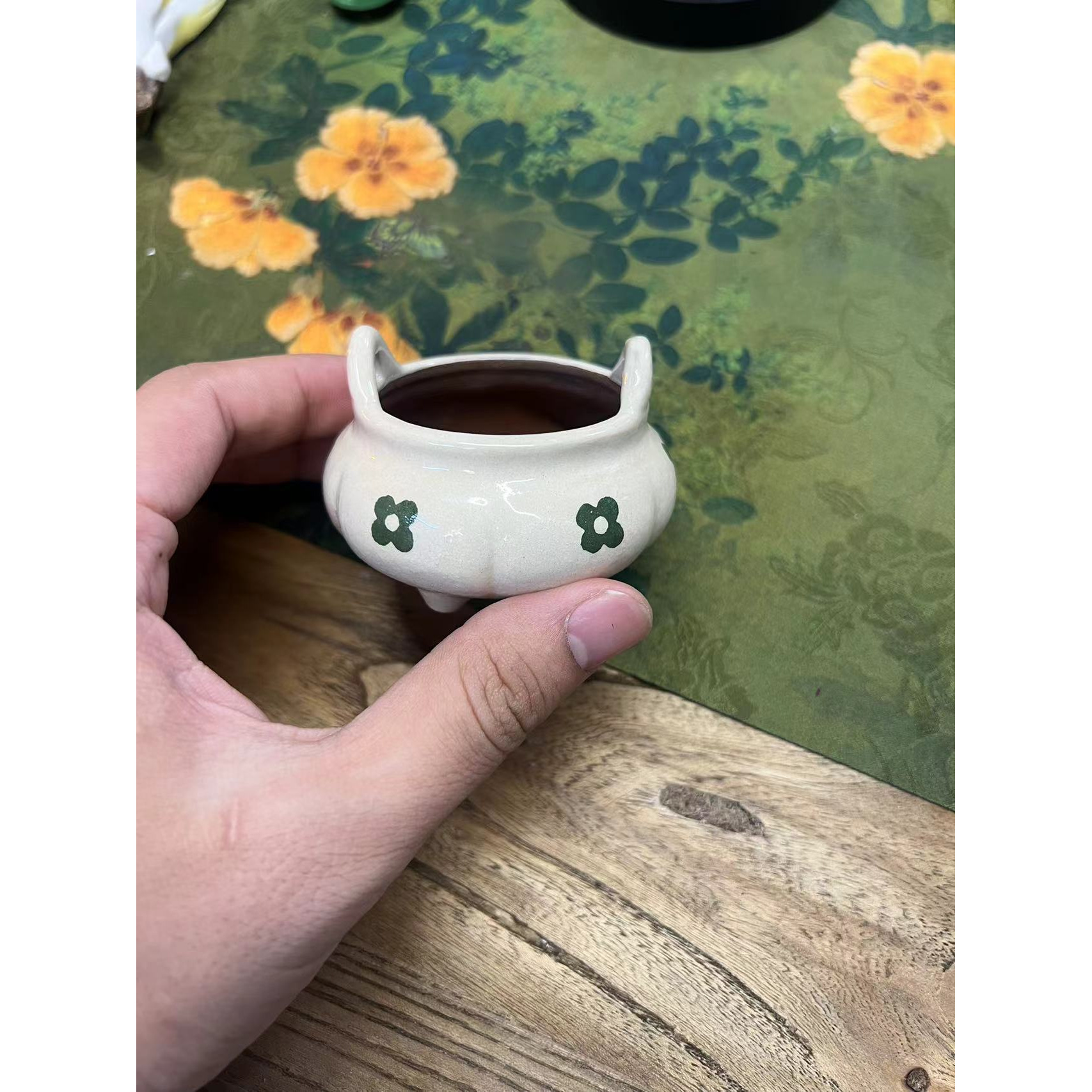 粉引手绘四瓣花香炉