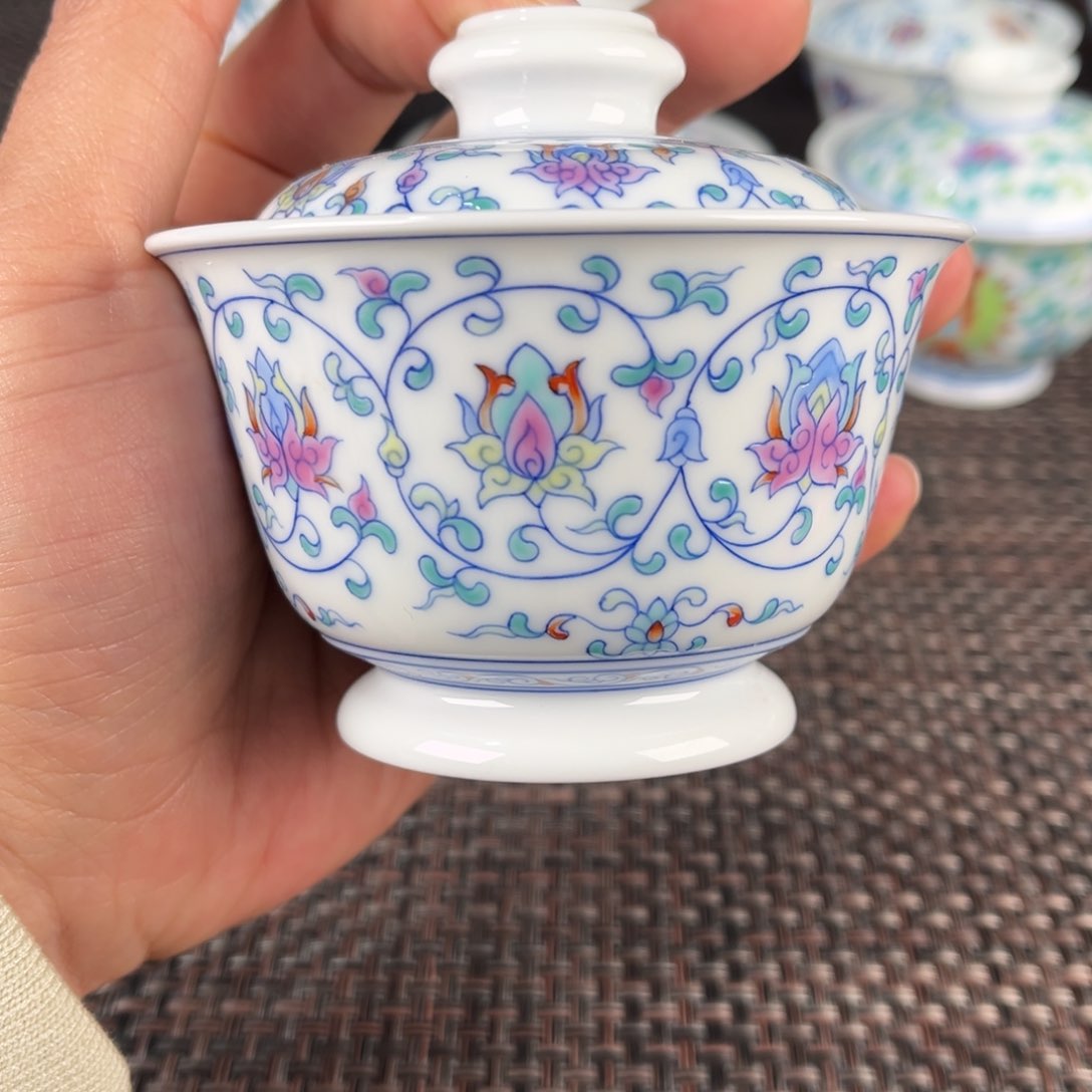 ?**中景德镇陶瓷艺术品