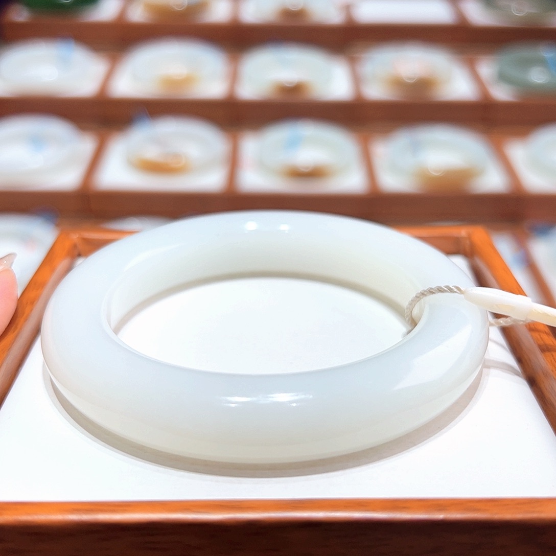 和田玉手镯55/56未镶嵌