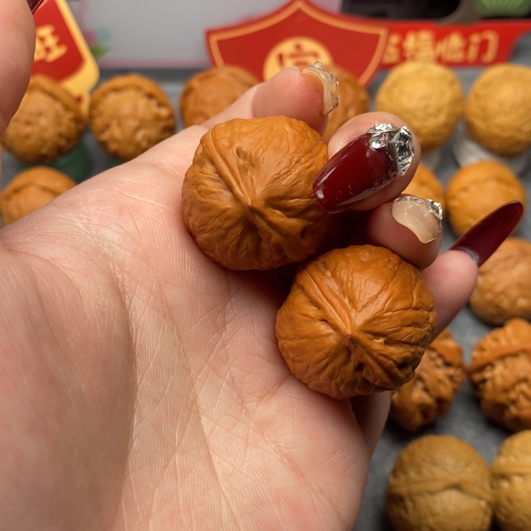 文玩核桃把件龙珠