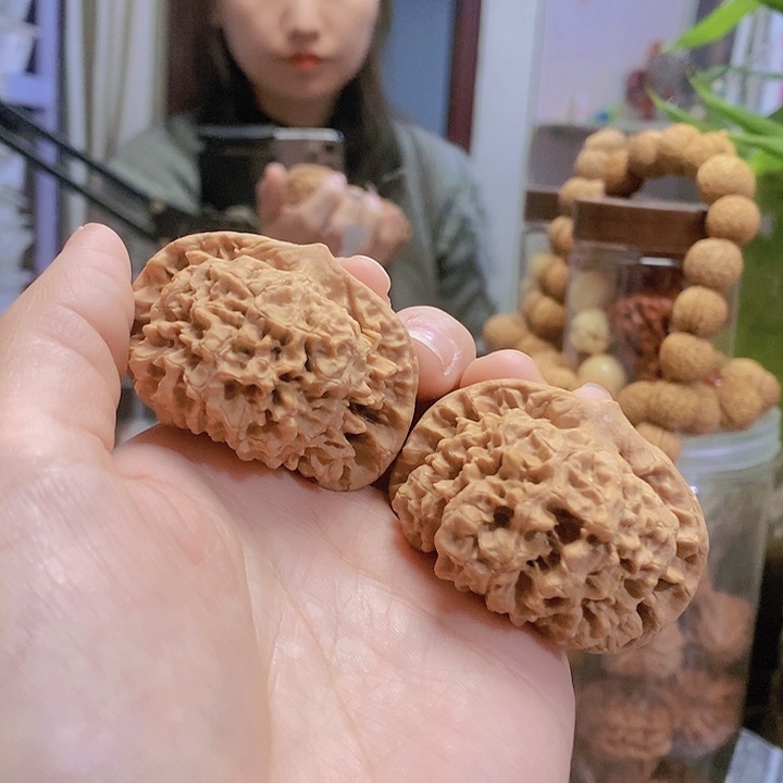 【闪购商品】文玩核桃把件50矮壮官帽