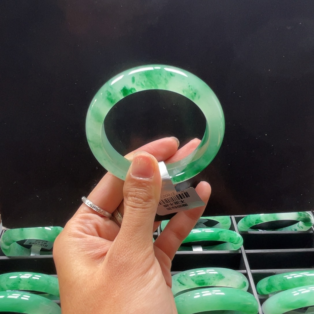 石英质玉（非洲翠）未镶嵌手镯