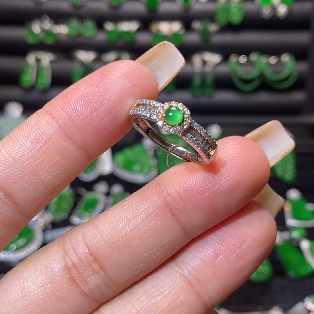 翡翠戒指银S925镶嵌蛋面戒指