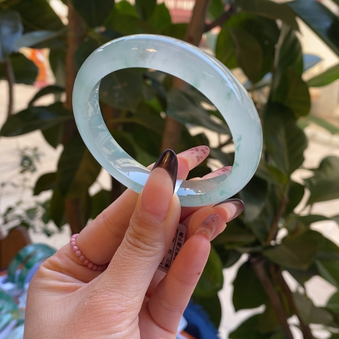 未镶嵌手镯石英岩玉?**.