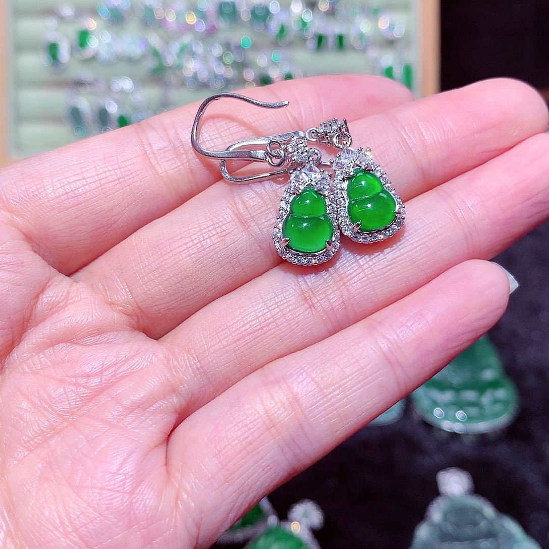 【闪购商品】翡翠吊坠(不含链)未镶嵌