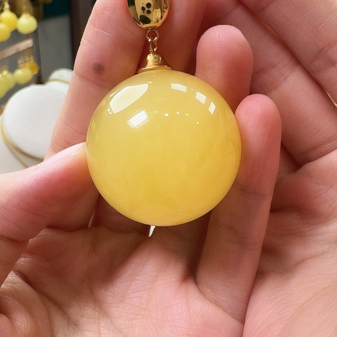 琥珀未镶嵌颈饰吊坠