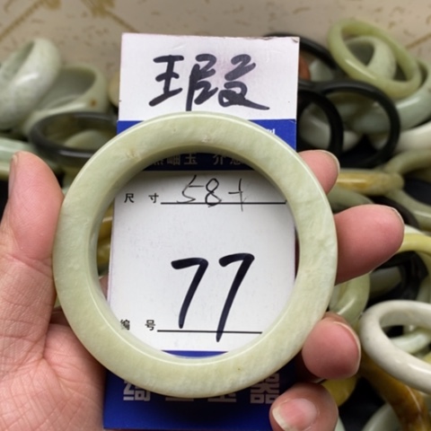 未镶嵌蛇纹石玉手镯