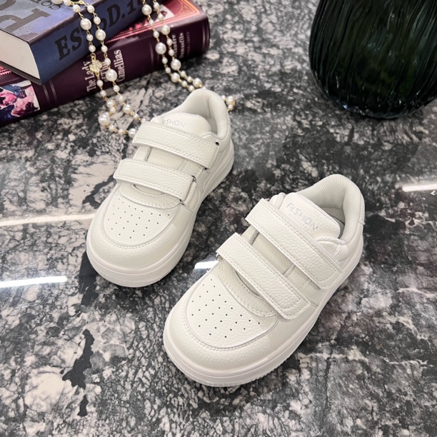 儿童休闲鞋板鞋百搭女童男童低帮软底春季时尚运动白色