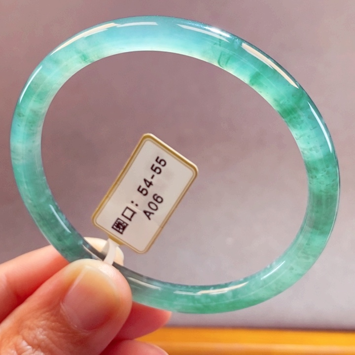 翡翠未镶嵌手镯天然翡翠手镯33