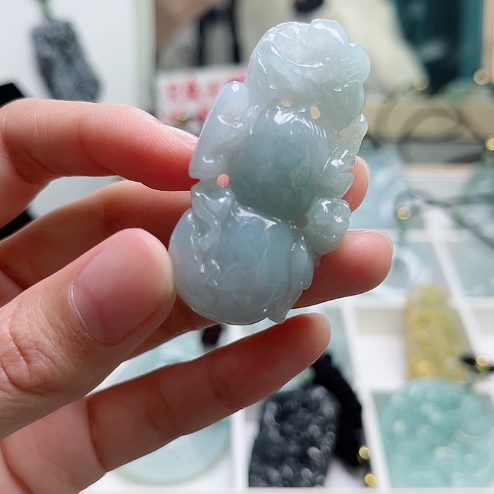 翡翠颈饰未镶嵌翡翠