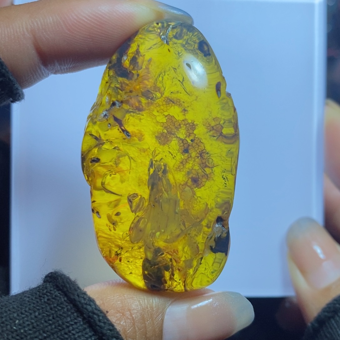 未镶嵌琥珀裸石珀