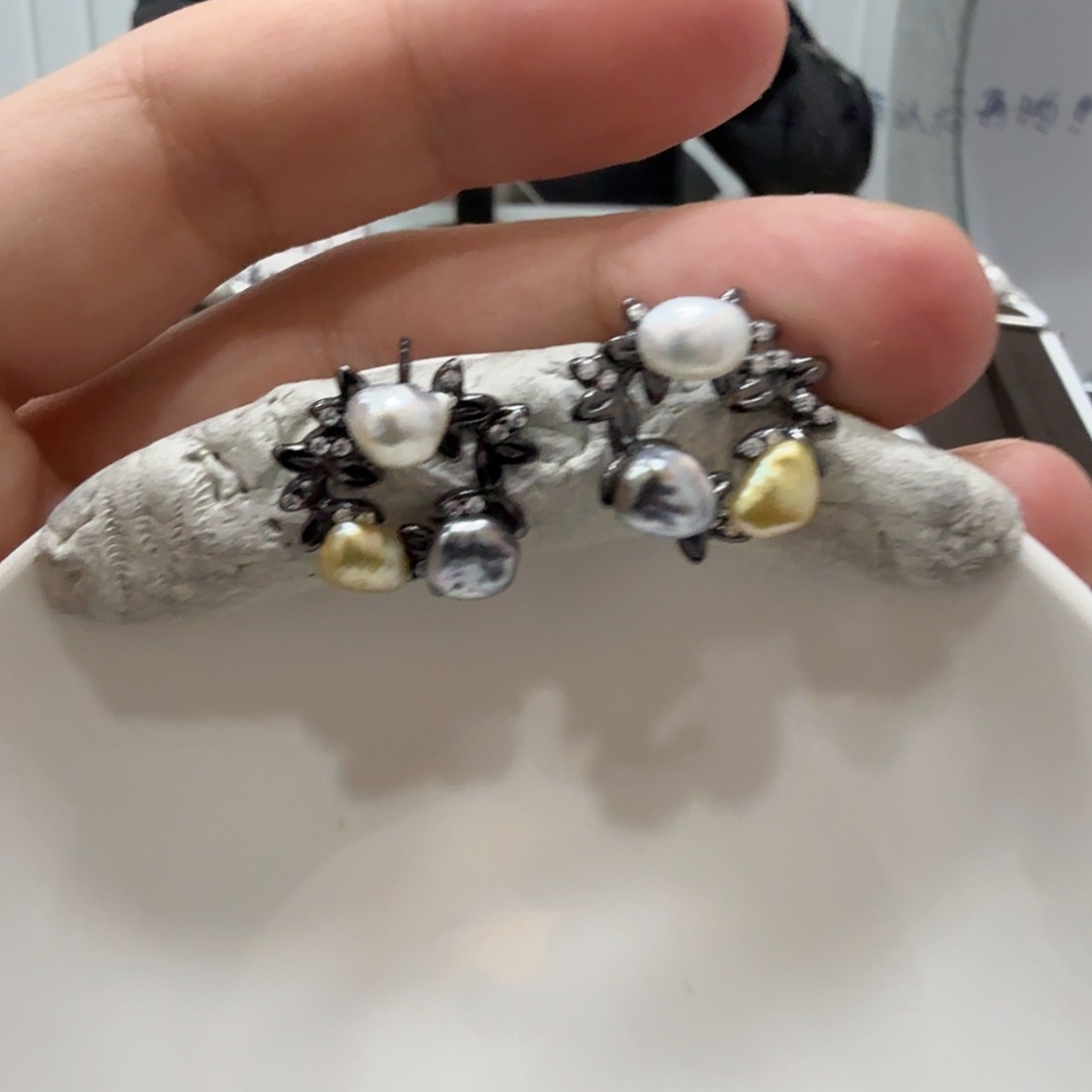 海水珍珠耳饰银S925镶嵌一****?