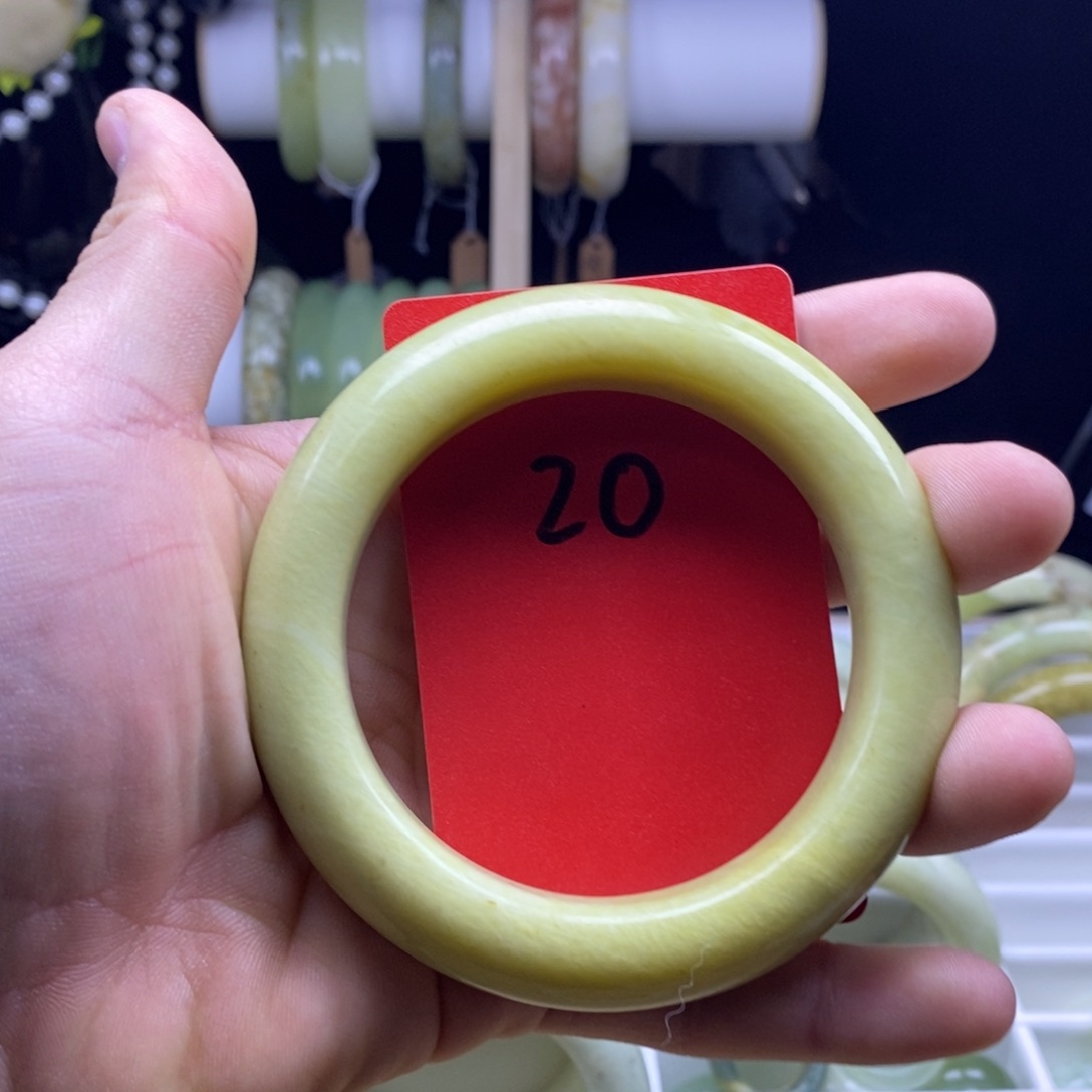 蛇纹石玉未镶嵌手镯63