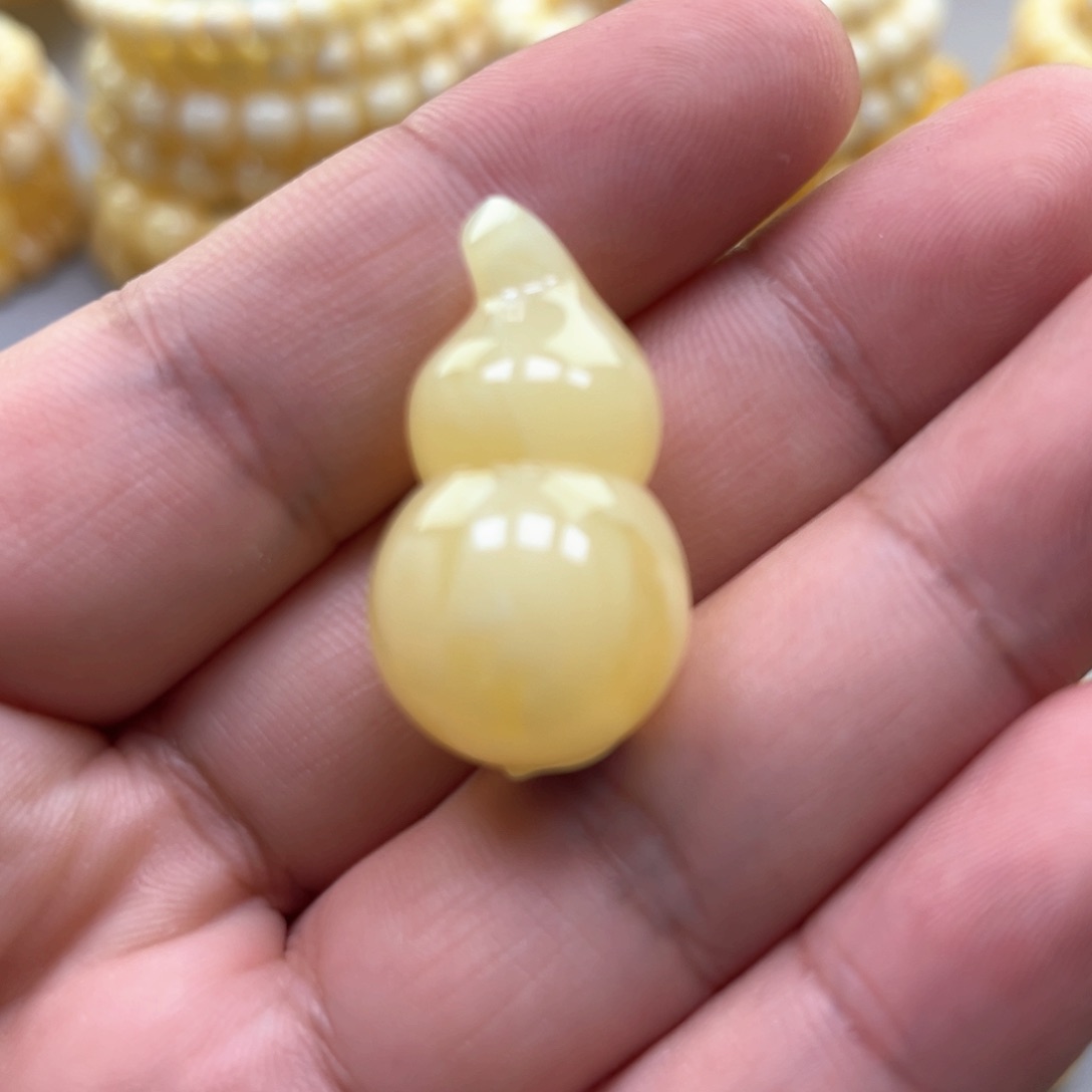 琥珀颈饰未镶嵌吊坠