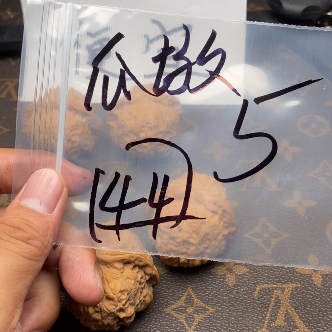 .53573573753735573753735357375