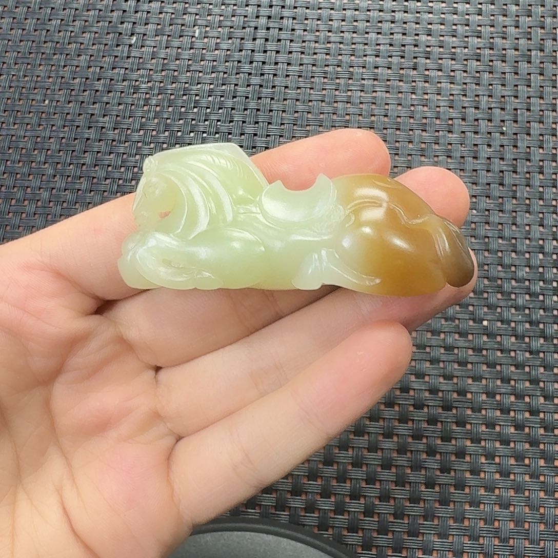 和田玉未镶嵌挂件若羌马挂件