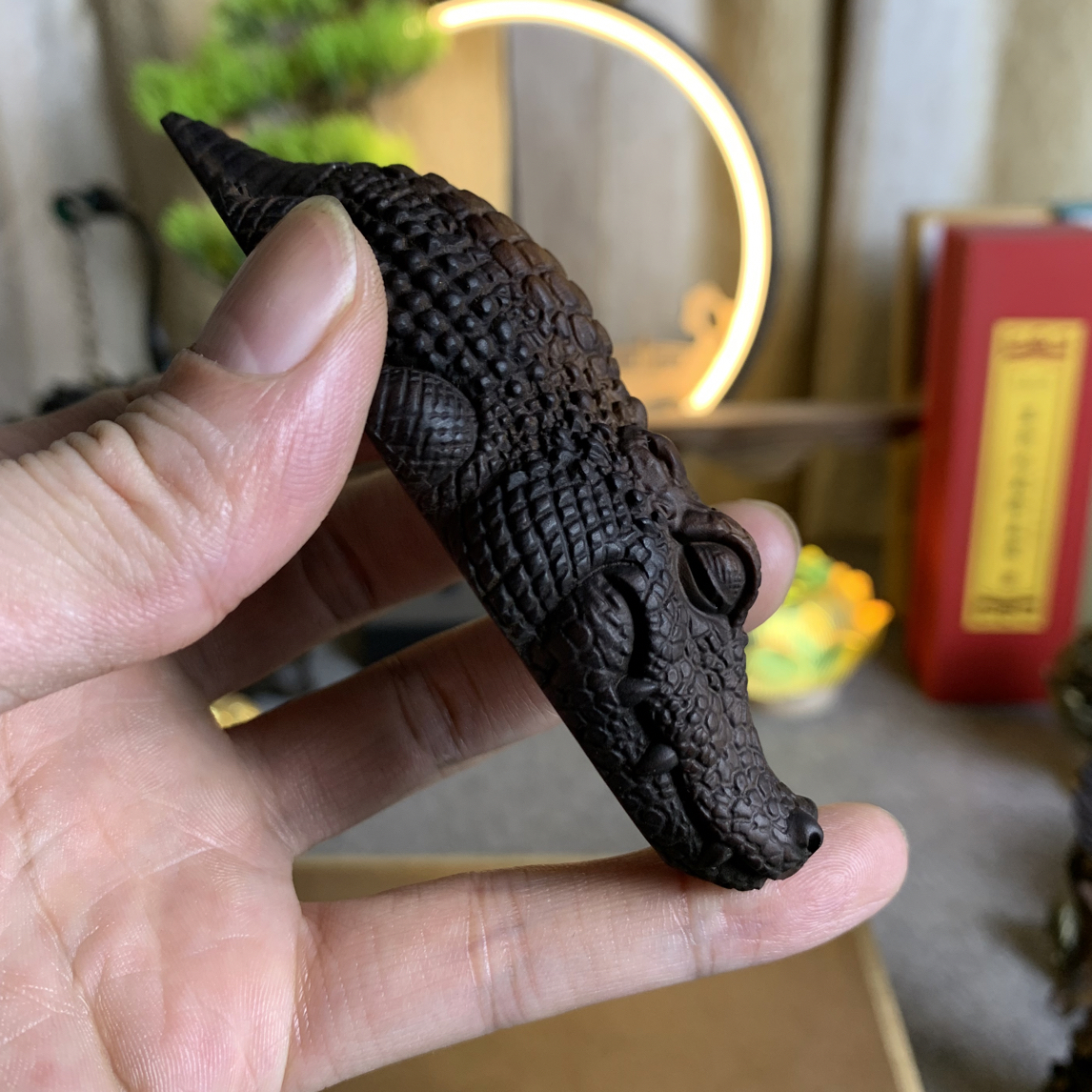 高货哦 太行崖柏雷击木10.5x3.8公分创意可爱鳄鱼家居装饰小摆件