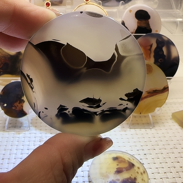 玛瑙/玉髓未镶嵌珠宝奇石