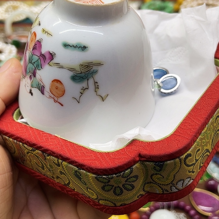 z***o青花彩绘小主人杯子