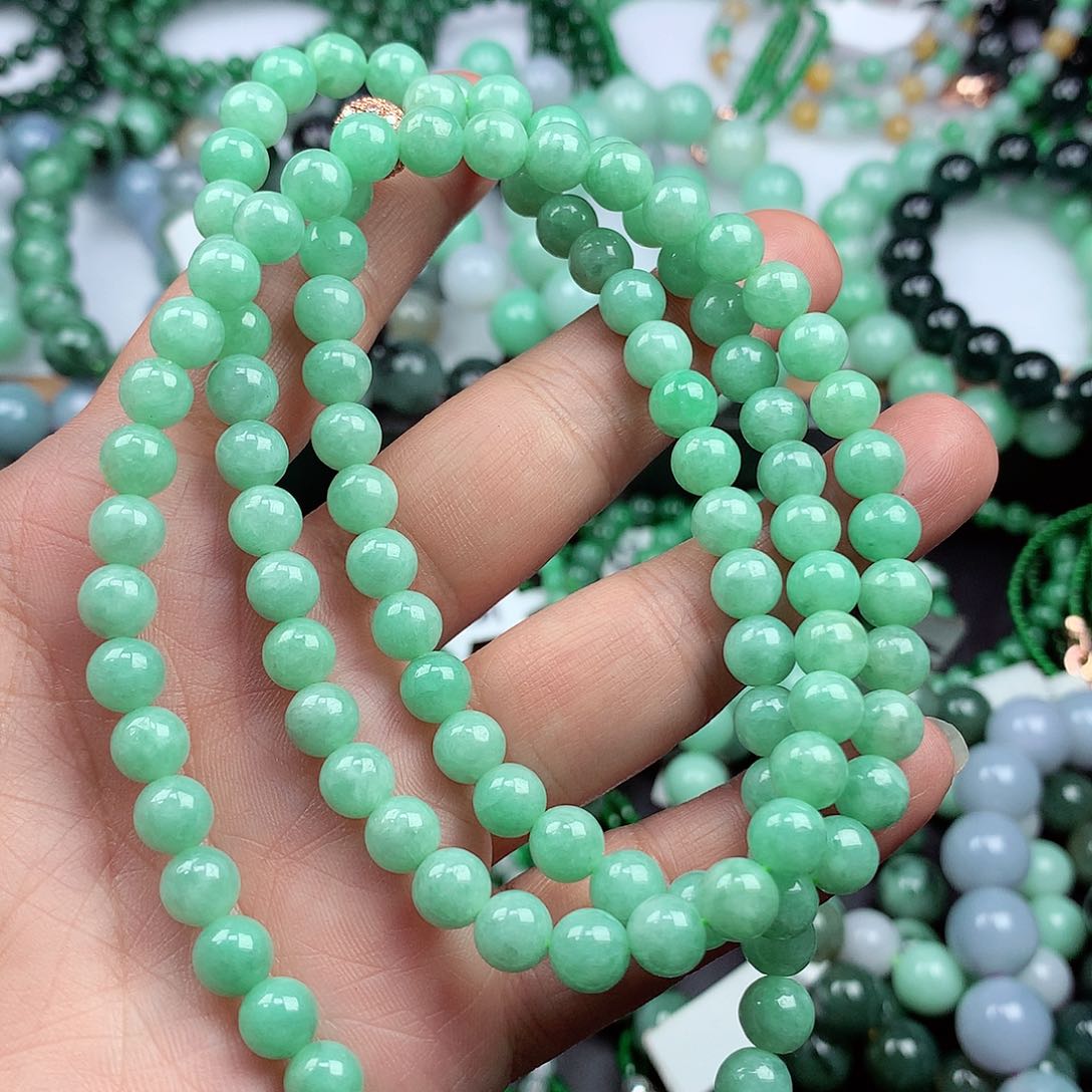 翡翠颈饰未镶嵌项链