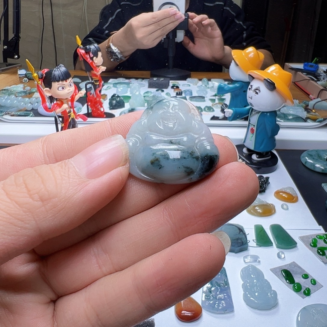 翡翠未镶嵌颈饰挂件