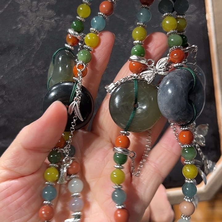 颈饰未镶嵌和田玉