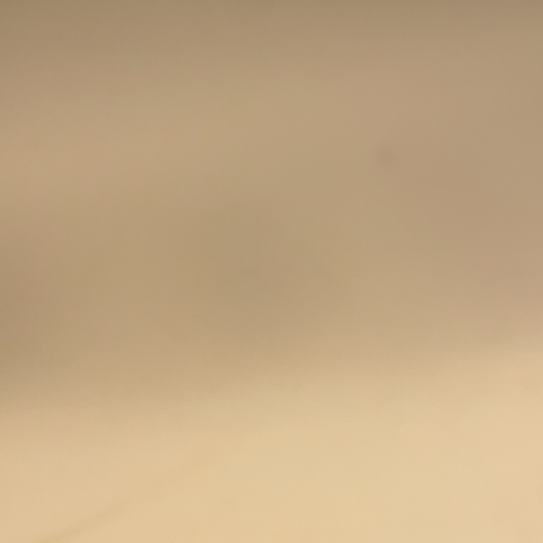 丹***金橄榄石及橄榄绿是其特色