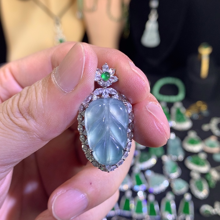 颈饰银S925镶嵌翡翠