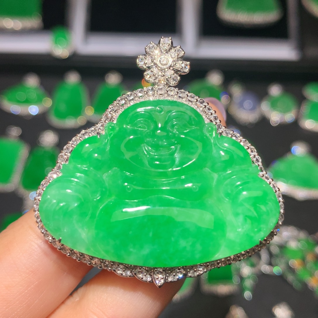 翡翠颈饰18K金镶嵌翡翠