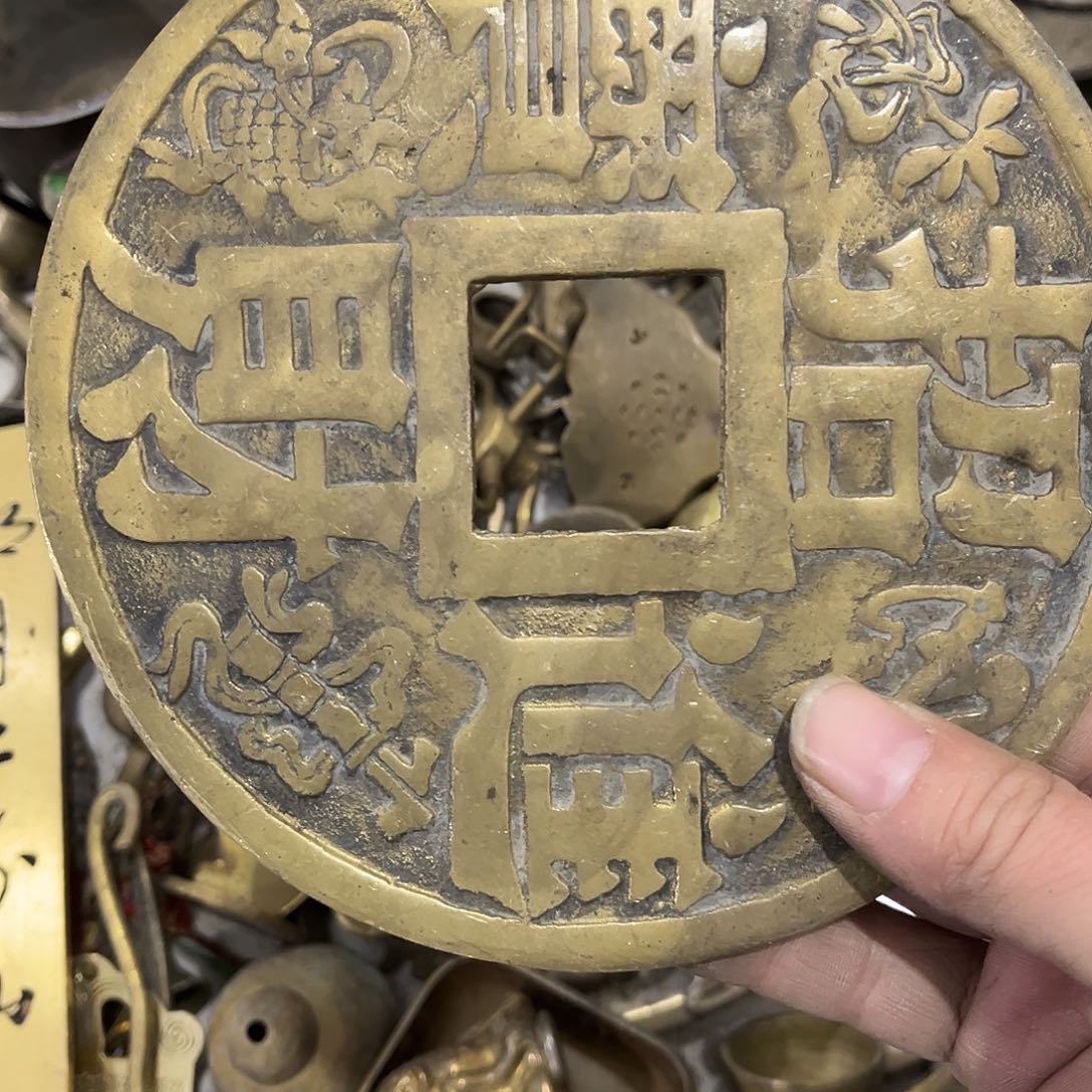 刘***星闪电购铜摆件工艺品