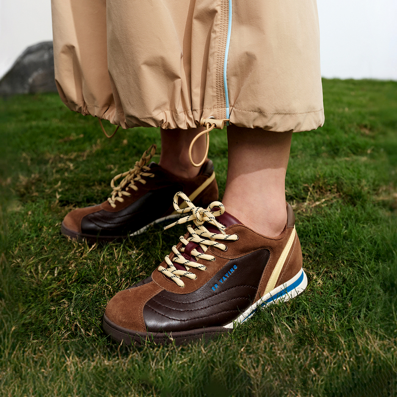 EP雅莹女鞋 撞色薄底休闲平底阿甘运动鞋 25早秋新品XP02A