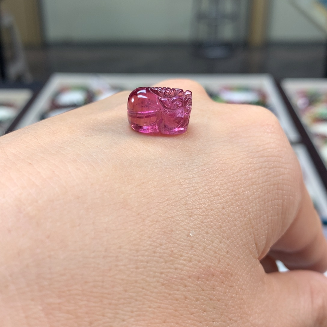 我***的貔貅碧玺未镶嵌2.2克